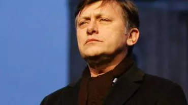 Antonescu, apel către Guvernul Ponta: Daţi-i afară imediat pe şefii de ocol silvic care fac politică