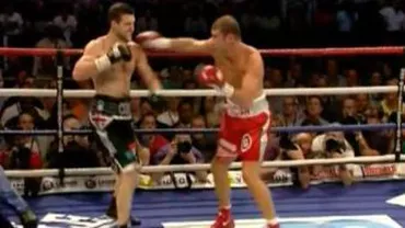 Sute de locuitori din Pechea au urmărit meciul lui Lucian Bute pe un ecran uriaș (VIDEO)