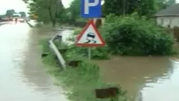 Un dig al Hidroelectrica de pe râul Buzău s-a spart: 30 de gospodării ar putea fi inundate