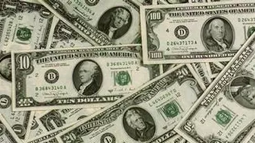 Dolarul, nou maxim istoric: Cotația euro este în coborâre