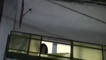 Botoșani: Tânără de 24 de ani, în comă de gradul 4 după ce s-a aruncat de la etajul 4, în urma unei dispute cu iubitul