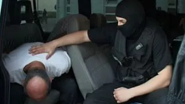 Trei bărbați, arestați pentru trafic de migranți pakistanezi