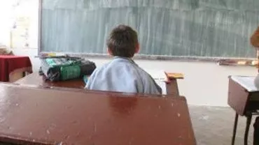 Un elev de la o școală din București a făcut un atac de panică și a leșinat după ce a fost bătut de un coleg