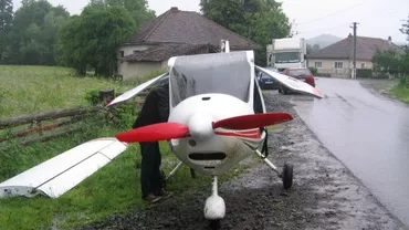 Avionul care a aterizat forțat în Arad, lăsat în grija sătenilor din Măgulicea