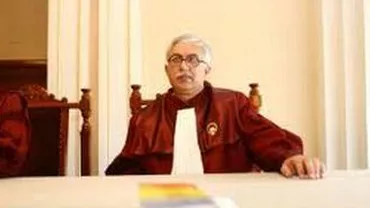 Preşedintele CCR și cei 8 judecători ai Curții, decorați de Traian Băsescu cu Ordinul Naţional Steaua României în grad de Cavaler