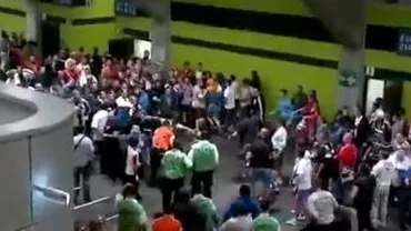 Euro 2012: UEFA a deschis o procedură împotriva Rusiei, din cauza comportamentului fanilor în meciul cu Cehia (VIDEO)