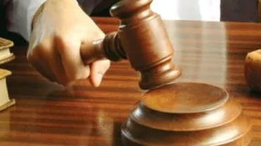 Orșova: O femeie este cercetată pentru fraudă electorală după ce a încercat să introducă buletine de vot false