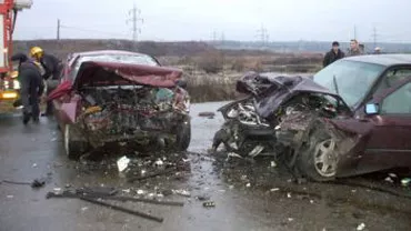 Trei morți într-un accident pe DN1, în județul Bihor. Au fost implicate două mașini și o motocicletă