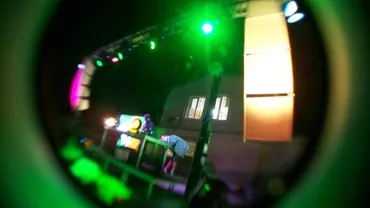 BAHA Party Summer Sky 2012 – o petrecere cu circuit închis a strâns peste o mie de oameni pe malul lacului Pantelimon (FOTO)