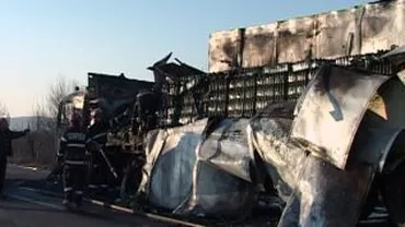 Buzău: Doi morți pe E85 după ce două tiruri au luat foc