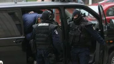 Suceava: Șase percheziții pentru destructurarea unei grupări de contrabandiști de țigări