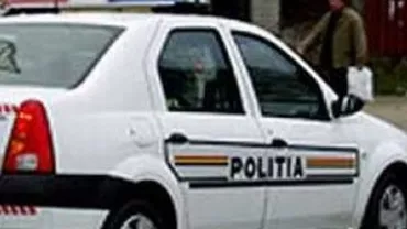 Maramureș: Doi polițiști au murit și un altul a fost rănit după ce mașina de intervenție a intrat într-un tir