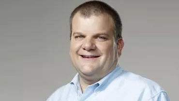 Apple pierde un alt geniu: Bob Mansfield, considerat părintele iPad-ului, se retrage