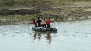 Un bărbat și cei trei copii ai săi au murit înecați în râul Siret