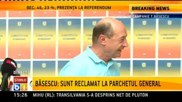 Duș rece pentru Angela Merkel! Vezi cum reacționează cancelarul german când un chelner varsă bere pe ea (VIDEO)