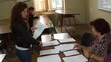 Bacalaureat 2012: 120 de elevi au fost eliminați de la proba de limba română după ce au fost prinși copiind