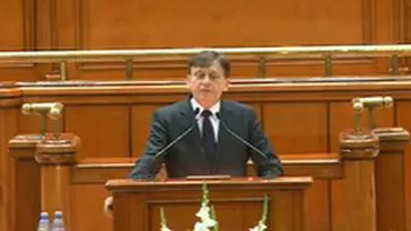 Crin Antonescu, în Plenul Parlamentului: Dacă Traian Băsescu nu va fi demis la referendum, mă retrag din politică