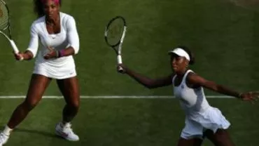 Serena şi Venus Williams au câştigat proba de dublu feminin la Wimbledon