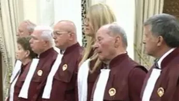 CCR: Legea referendumului, constituţională doar dacă prezenţa la urne este de peste 50% din numărul alegătorilor cu drept de vot