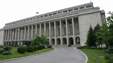 Incendiu la Palatul Victoria: Mai mulți funcționari evacuați după ce un aparat de aer condiționat a luat foc