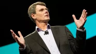 CEO-ul RIM spune că BlackBerry va reveni și va fi mai bun ca oricând, dar recunoaște că are și un Samsung Galaxy S III