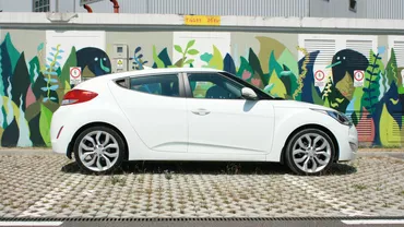 Test Drive: Hyundai Veloster - un coupe asimetric pentru noua generație de șoferi (FOTO)