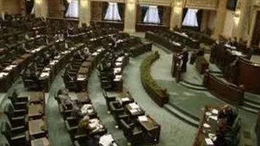 Scandal la Parlament: PDL vrea discutarea situației deputaților incompatibili, USL forțează prelungirea votării la referendum