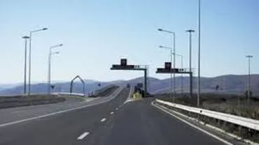 Trafic aglomerat pe drumurile dinspre mare şi munte către Bucureşti: Coloane de 2 kilometri pe A2