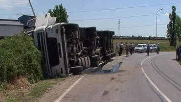Un TIR s-a răsturnat în cartierul Militari din București. Circulația în zonă este blocată
