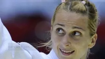 Jocurile Olimpice: Alina Dumitru s-a calificat în semifinale la categoria 48 de kilograme