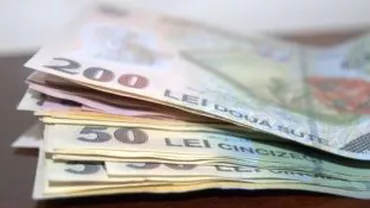 Bloomberg: România își menține dobânda de referință pentru a treia oară consecutiv, pe fondul tensiunilor politice