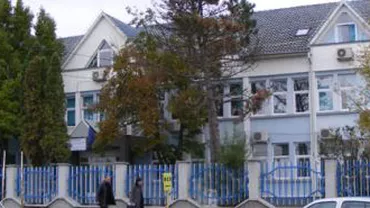 Mai mulți angajați ai DSVSA Hunedoara, datori peste noapte după ce șefa Serviciului Personal ar fi luat credite în numele lor