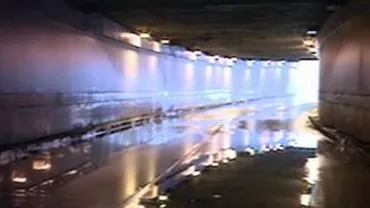 București: Pasajul Unirii, inundat din nou după ploaie