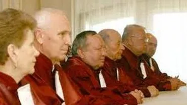 Şedinţă la CCR: Parchetul a trimis o informare privind ancheta în cazul listelor electorale. Judecătorii ar putea da azi un verdict privind referendumul