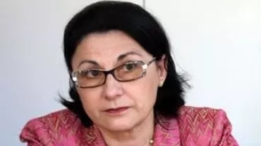 Ecaterina Andronescu: Colecta la "fondul clasei" sau "fondul școlii" este ilegală și trebuie să înceteze