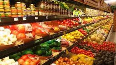 Românii dau mare parte din salariu pe mâncare: Vezi ce țări cheltuie cel mai puțin pe alimente