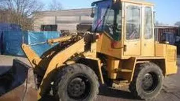Bacău: Un muncitor a murit după ce a căzut de pe scara unui utilaj manevrat de un coleg beat