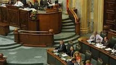 Plenul Senatului a aprobat, în absența lui Crin Antonescu, noua componenţă a Biroului Permanent