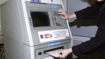 Doi suspecți identificați în cazul bancomatelor vandalizate din Iași