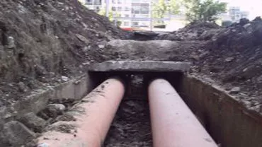 Incendiul din cartierul Drumul Taberei din capitală, stins după trei ore. Zeci de persoane au fost evacuate