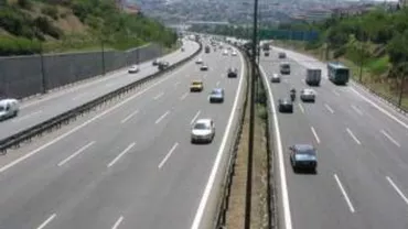 Restricții rutiere pe A1: Circulaţia se desfăşoară pe prima şi a doua bandă, din cauza lucrărilor desfășurate în zonă