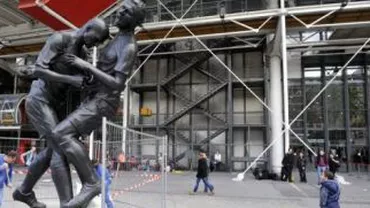 Faimoasa lovitură de cap a lui Zinedine Zidane de la finala Cupei Mondiale 2006 a fost transformată într-o statuie