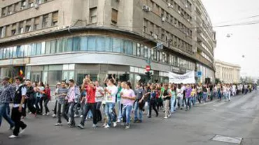 Restricții de trafic în București, sâmbătă, pentru parada elevilor. VEZI arterele vizate