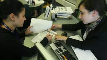Condiţii mai restrictive pentru populaţia şi firmele cu venituri în lei care vor lua credite în valută