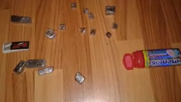 Brașov: Patru tineri, reținuți pentru trafic de droguri. DIICOT a confiscat peste 1,2 kg de hașiș