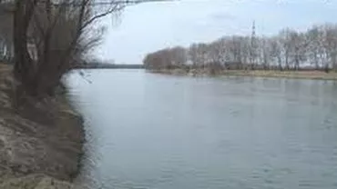Bacău: Tânără de 30 de ani, găsită moartă în condiţii suspecte în râul Siret