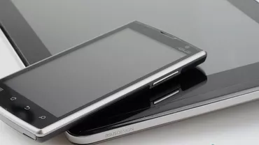 Asus lansează, pe 16 octombrie, PadFone2 cu Android Jelly Bean