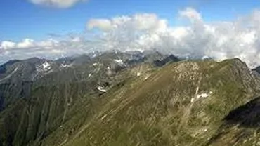 Un alpinist a murit după ce a căzut într-o prăpastie din Masivul Făgăraș