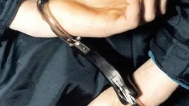 Prahova: Adolescent de 15 ani, arestat preventiv după ce ar fi violat de mai multe ori un băiat de şapte ani