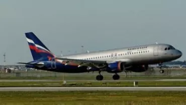 Un avion a aterizat de urgenţă pe Aeroportul Timişoara din cauza unui copil cu probleme medicale